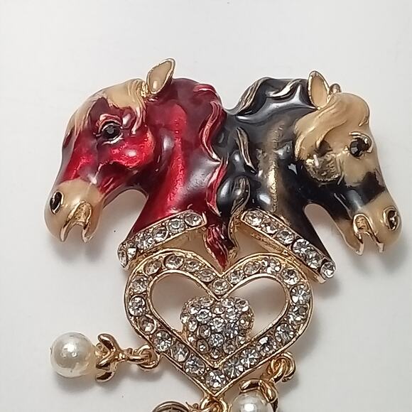 Enchanted Twin Horse Heart Brooch Pendant - Picture 1 of 11
